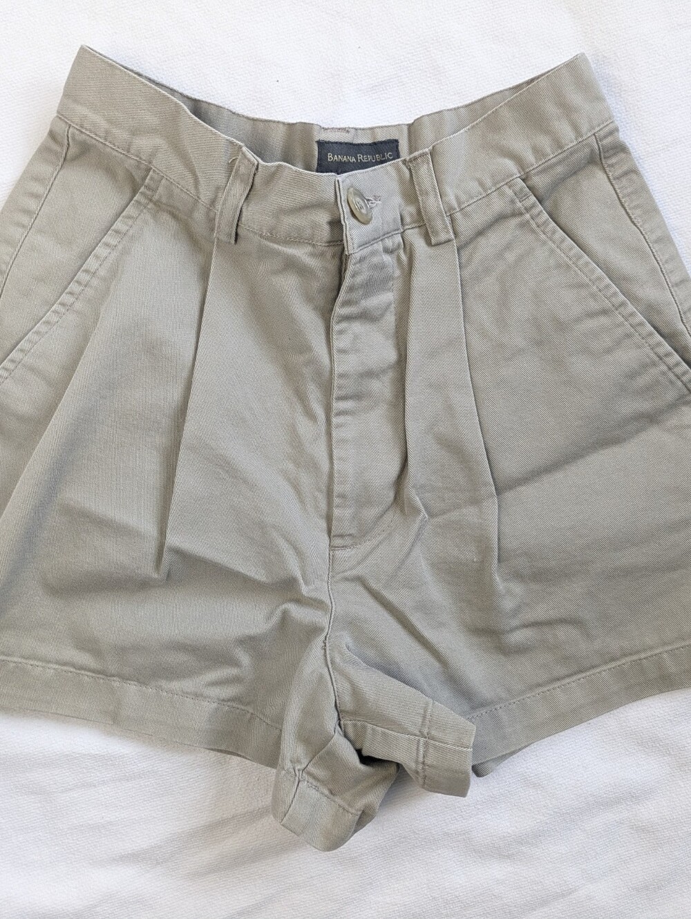Banana Republic High Rise Sz 2 Vintage Khaki Shorts